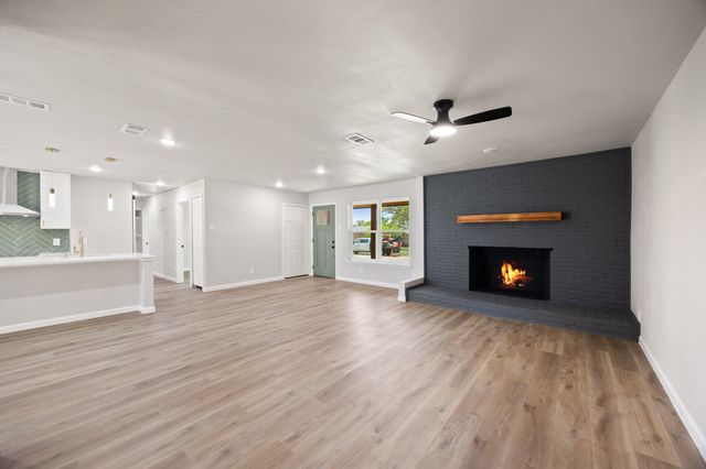4577 Silversprings Drive, Dallas, TX 75211