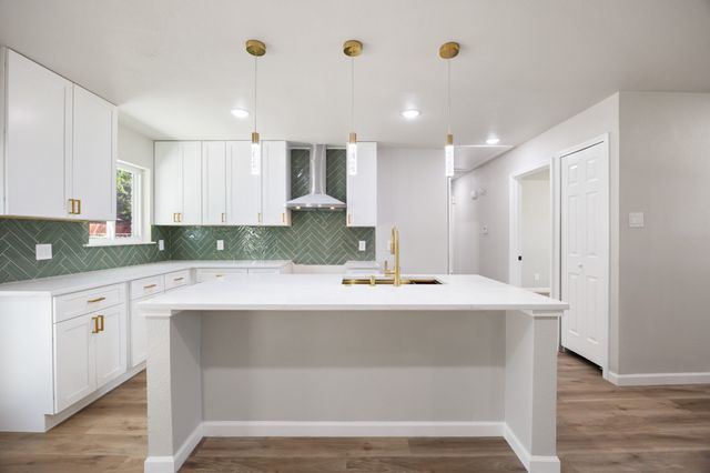 4577 Silversprings Drive, Dallas, TX 75211