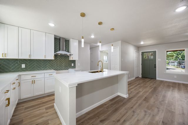 4577 Silversprings Drive, Dallas, TX 75211