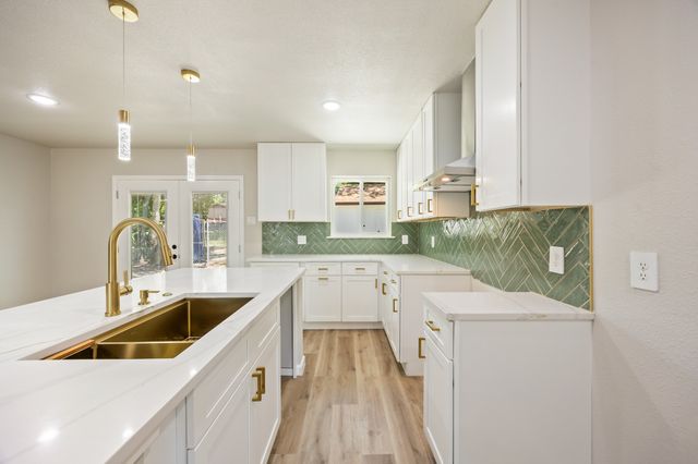 4577 Silversprings Drive, Dallas, TX 75211