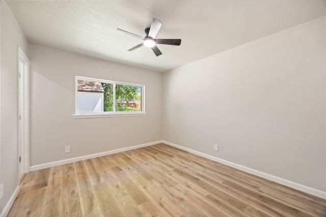 4577 Silversprings Drive, Dallas, TX 75211