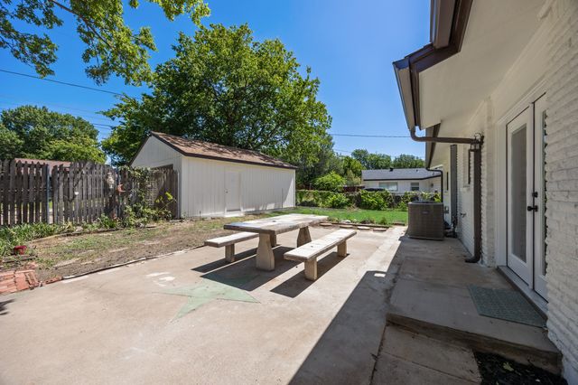 4577 Silversprings Drive, Dallas, TX 75211