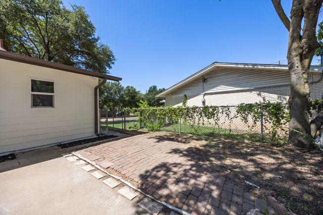 4577 Silversprings Drive, Dallas, TX 75211