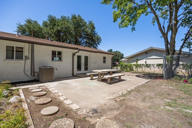 4577 Silversprings Drive, Dallas, TX 75211