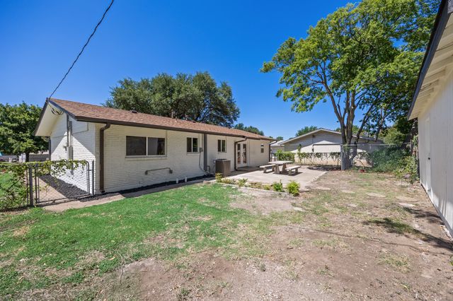 4577 Silversprings Drive, Dallas, TX 75211