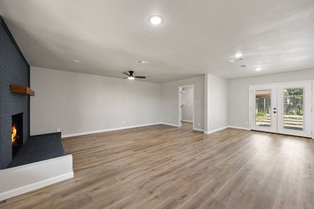 4577 Silversprings Drive, Dallas, TX 75211