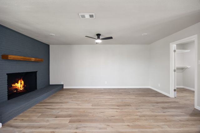 4577 Silversprings Drive, Dallas, TX 75211