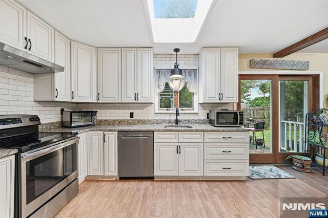 8 N 1st Street, Park Ridge, NJ 07656