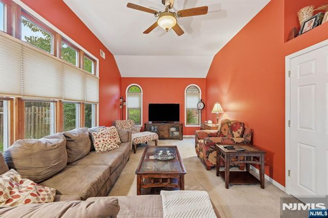 8 N 1st Street, Park Ridge, NJ 07656