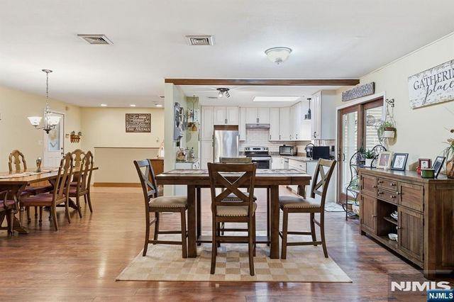 8 N 1st Street, Park Ridge, NJ 07656