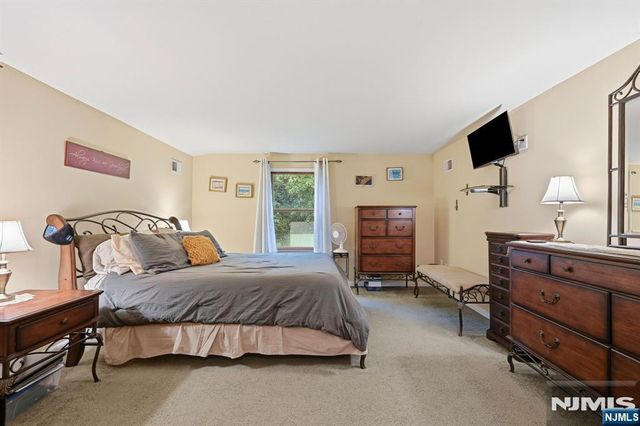 8 N 1st Street, Park Ridge, NJ 07656