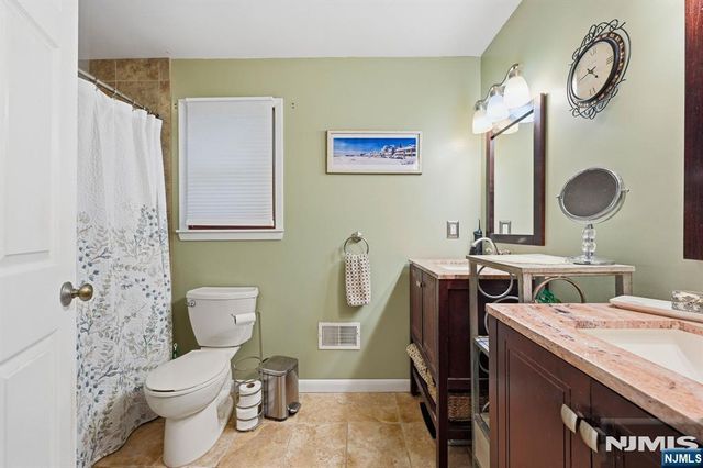 8 N 1st Street, Park Ridge, NJ 07656