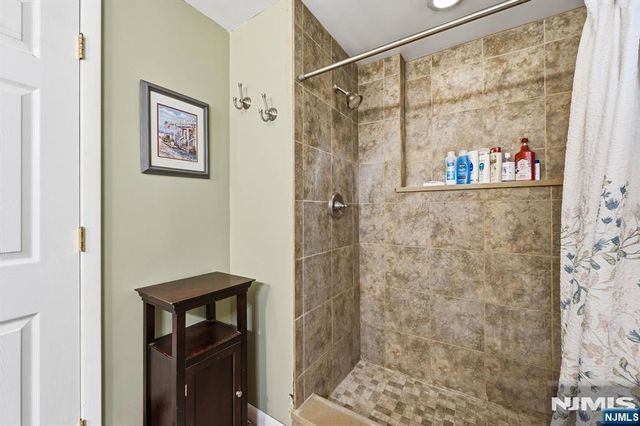 8 N 1st Street, Park Ridge, NJ 07656