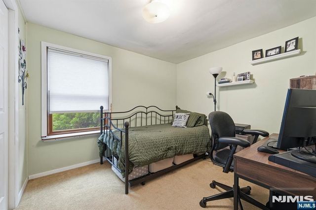 8 N 1st Street, Park Ridge, NJ 07656