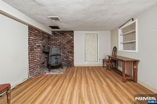 8 N 1st Street, Park Ridge, NJ 07656