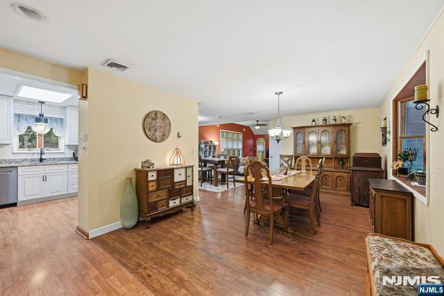 8 N 1st Street, Park Ridge, NJ 07656
