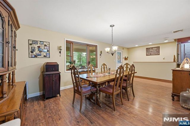 8 N 1st Street, Park Ridge, NJ 07656