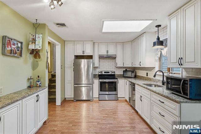 8 N 1st Street, Park Ridge, NJ 07656