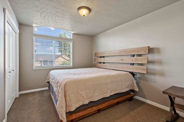 15317 N Hunters Pointe Rd, Mead, WA 99021