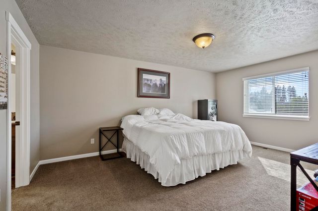 15317 N Hunters Pointe Rd, Mead, WA 99021