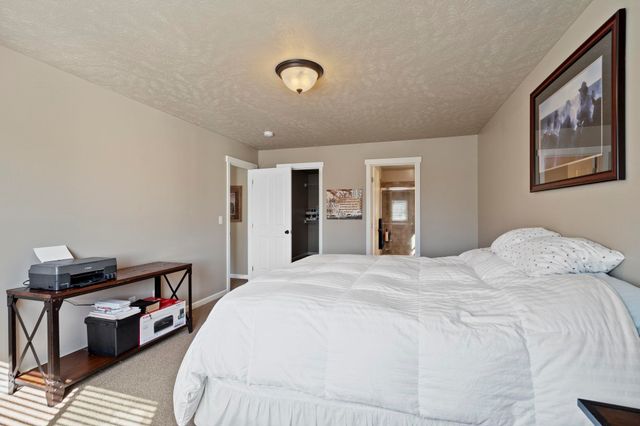 15317 N Hunters Pointe Rd, Mead, WA 99021