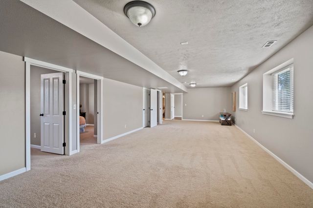 15317 N Hunters Pointe Rd, Mead, WA 99021