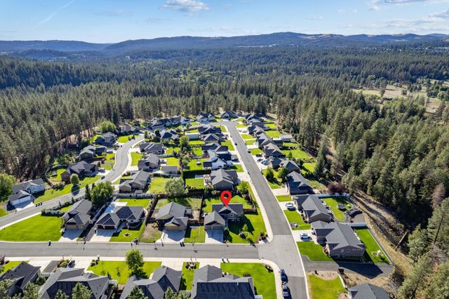 15317 N Hunters Pointe Rd, Mead, WA 99021