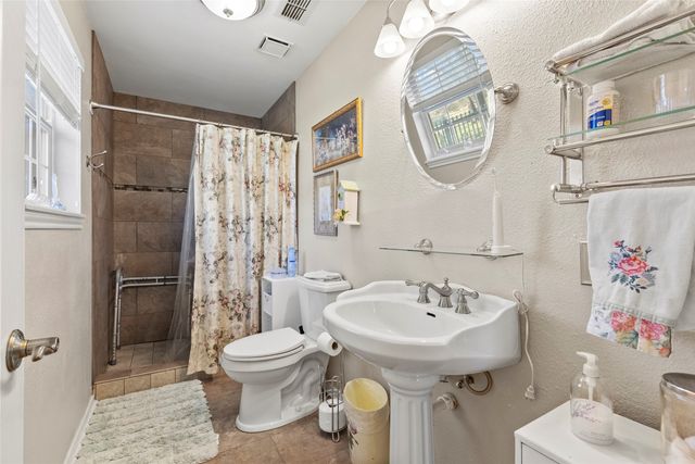 3135 Woodglen Drive, Commerce, TX 75428