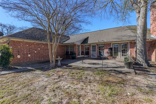 3135 Woodglen Drive, Commerce, TX 75428