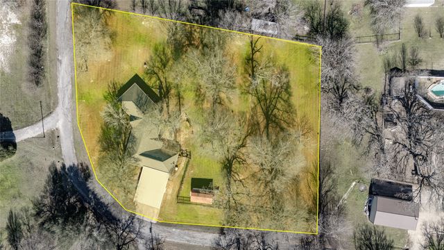 3135 Woodglen Drive, Commerce, TX 75428