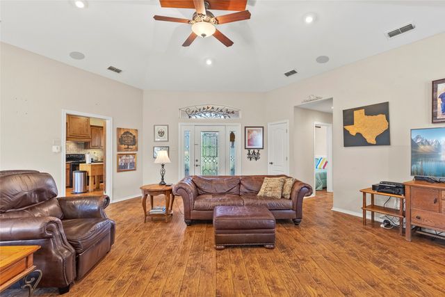 3135 Woodglen Drive, Commerce, TX 75428