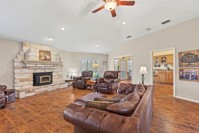 3135 Woodglen Drive, Commerce, TX 75428