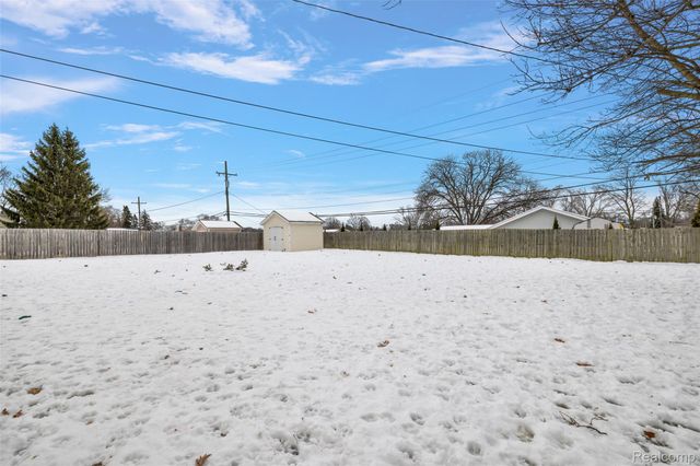 4755 Forest Avenue, Waterford Charter Township, MI 48328