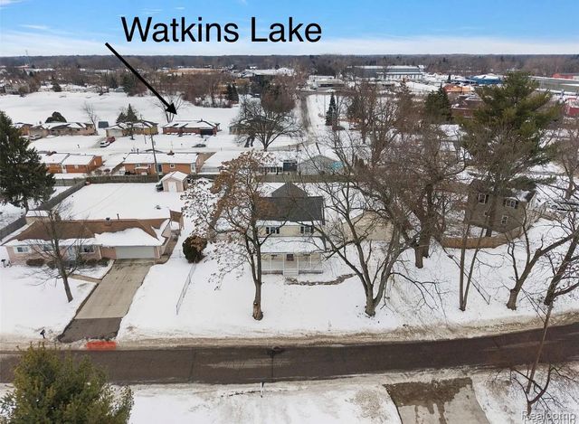 4755 Forest Avenue, Waterford Charter Township, MI 48328