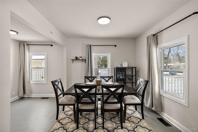 4755 Forest Avenue, Waterford Charter Township, MI 48328