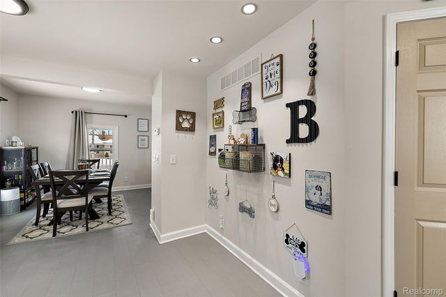 4755 Forest Avenue, Waterford Charter Township, MI 48328