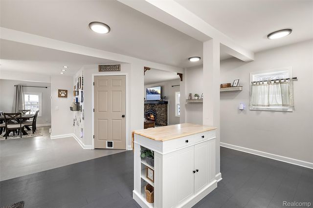 4755 Forest Avenue, Waterford Charter Township, MI 48328