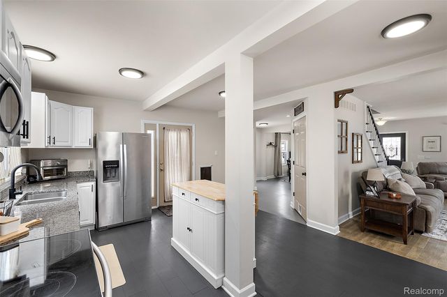 4755 Forest Avenue, Waterford Charter Township, MI 48328