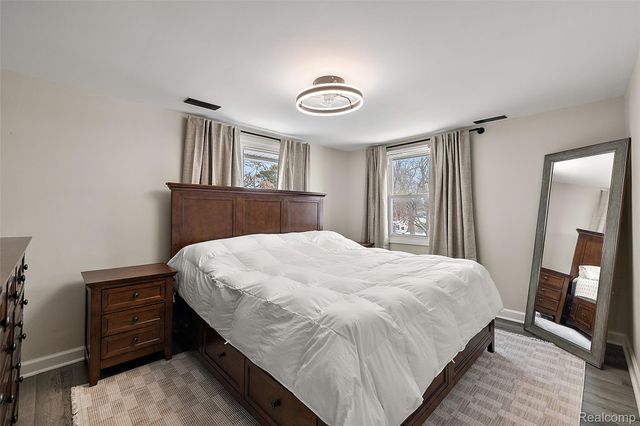 4755 Forest Avenue, Waterford Charter Township, MI 48328