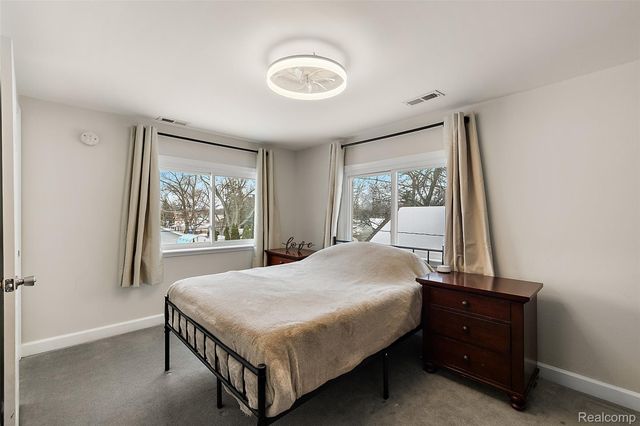 4755 Forest Avenue, Waterford Charter Township, MI 48328