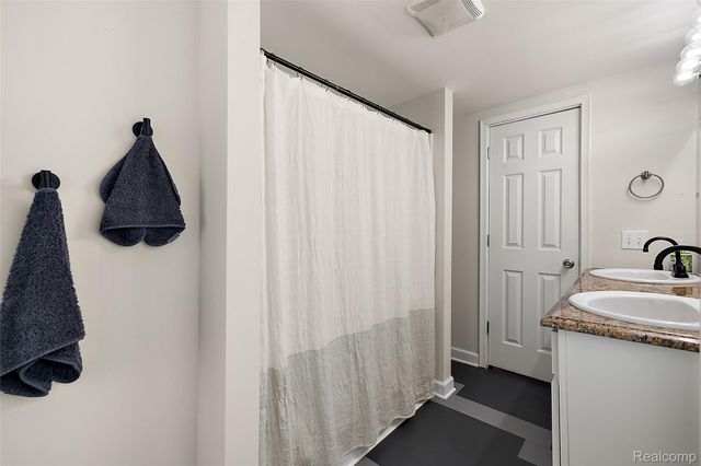 4755 Forest Avenue, Waterford Charter Township, MI 48328