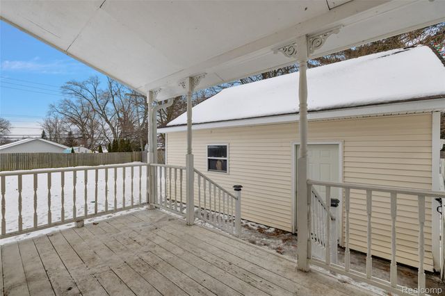 4755 Forest Avenue, Waterford Charter Township, MI 48328