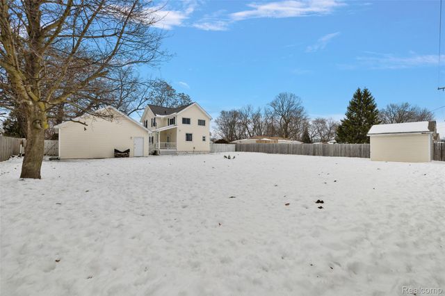 4755 Forest Avenue, Waterford Charter Township, MI 48328