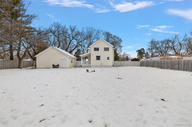 4755 Forest Avenue, Waterford Charter Township, MI 48328