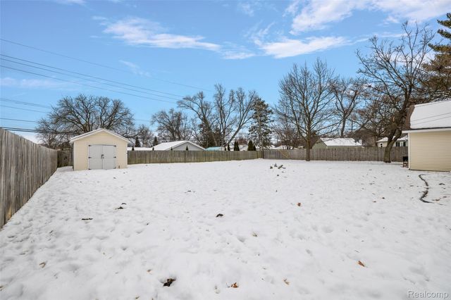 4755 Forest Avenue, Waterford Charter Township, MI 48328