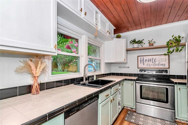 956 NE 5TH STREET, Ocala, FL 34470
