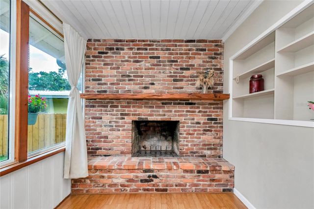 956 NE 5TH STREET, Ocala, FL 34470