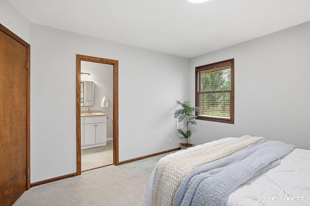 14155 Deer Cove Drive, Holland, MI 49424