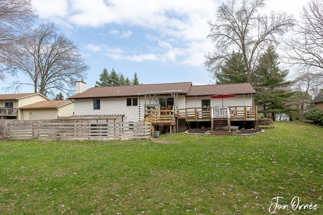 14155 Deer Cove Drive, Holland, MI 49424