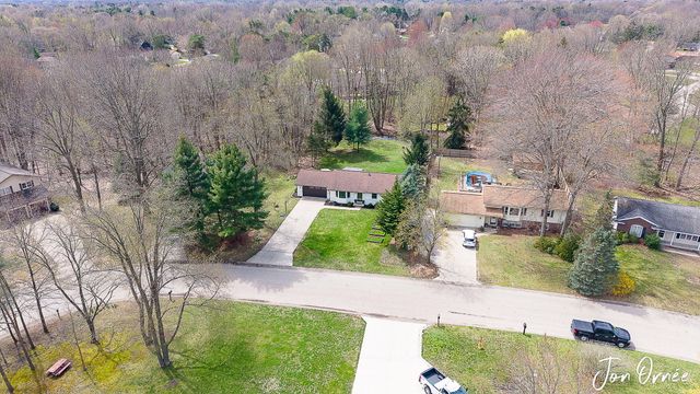 14155 Deer Cove Drive, Holland, MI 49424